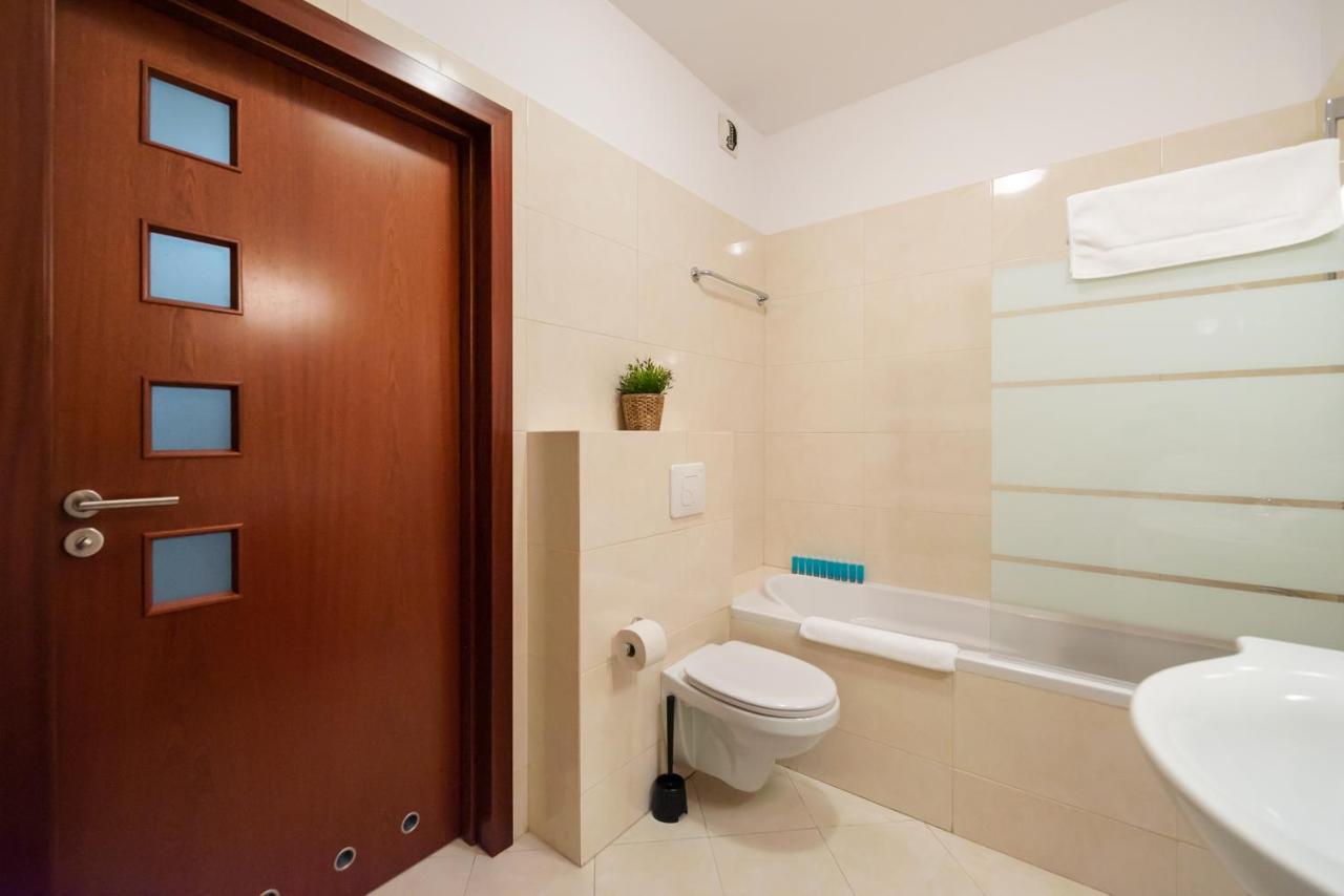 Wola Sunset Apartment Free Parking Varsó Kültér fotó