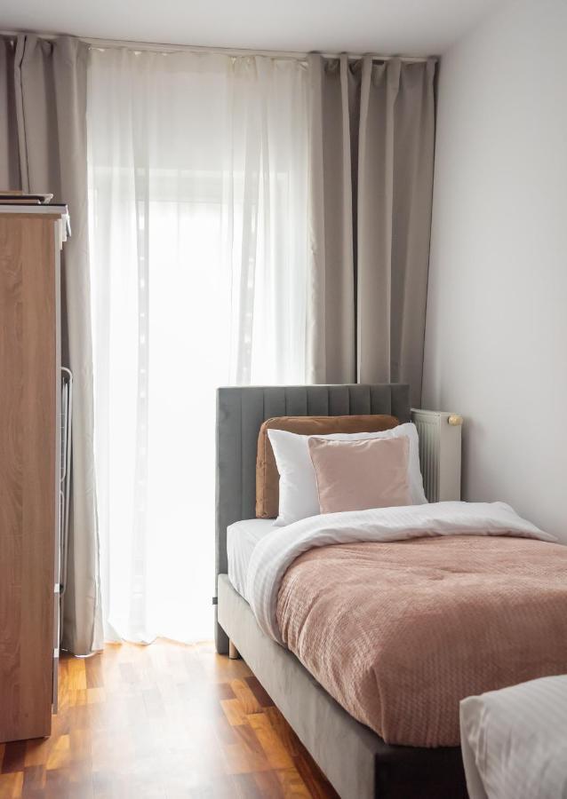 Wola Sunset Apartment Free Parking Varsó Kültér fotó