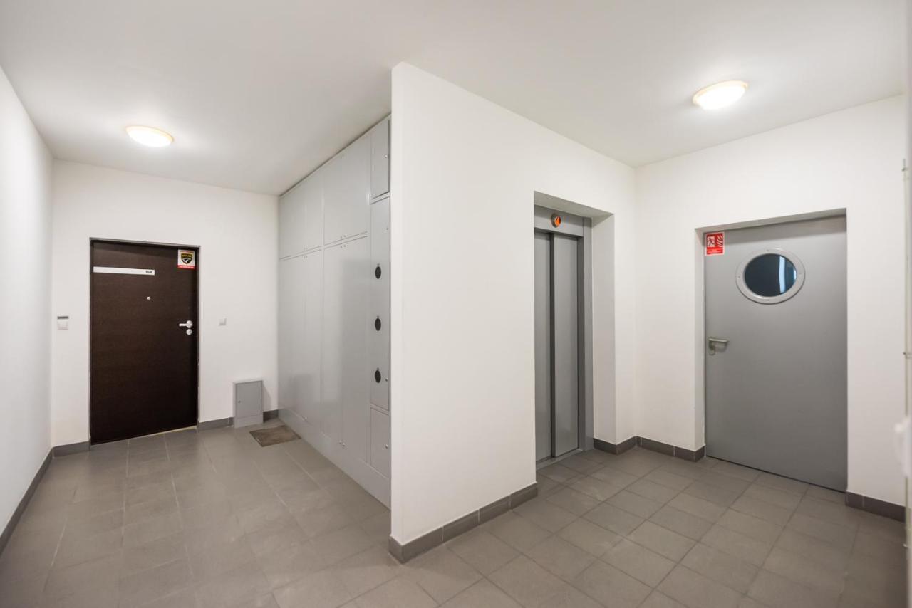 Wola Sunset Apartment Free Parking Varsó Kültér fotó
